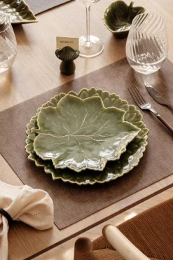 Kremmerhuset Dekkebrikke Isa taupe| Duker, Spisebrikker, Brikker Og Løpere