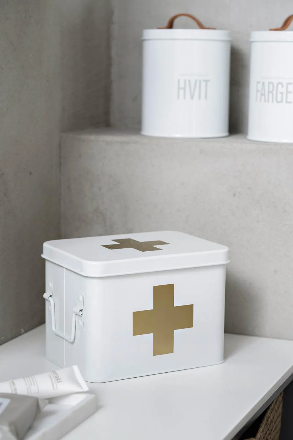 Kremmerhuset Førstehjelpskrin hvit| Bokser|Oppbevaring Og Kurver