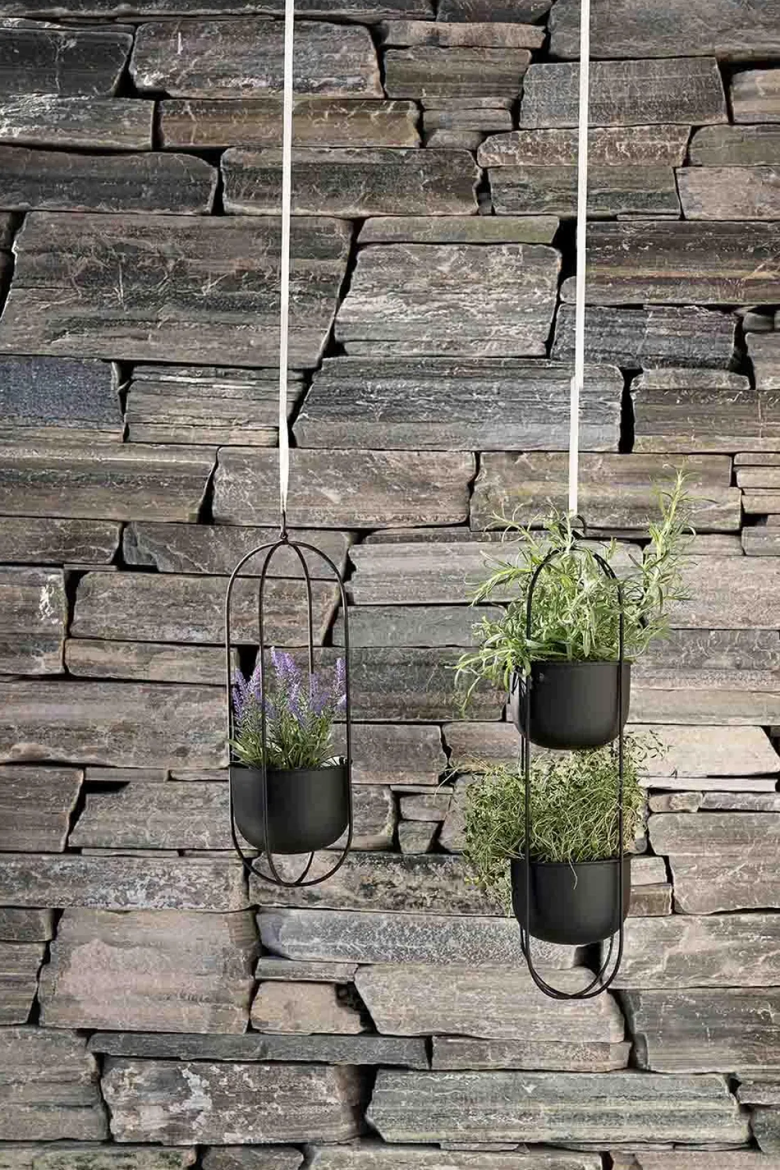 Kremmerhuset Hengepotte Singel 45 cm sort| Blomsterpotter Og Pidestaller