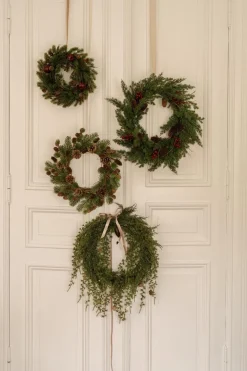 Kremmerhuset Krans med gran og kongler 48cm| Kunstige Blomster|Juletrær Og Julegrønt