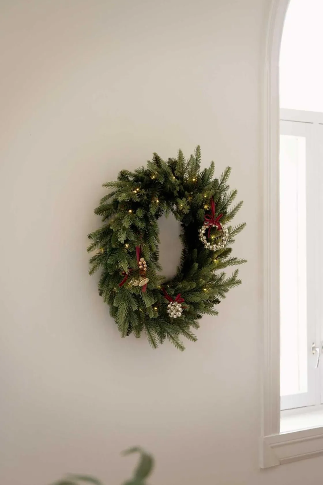 Kremmerhuset Krans med ledlys Ø60cm| Kunstige Blomster|Juletrær Og Julegrønt