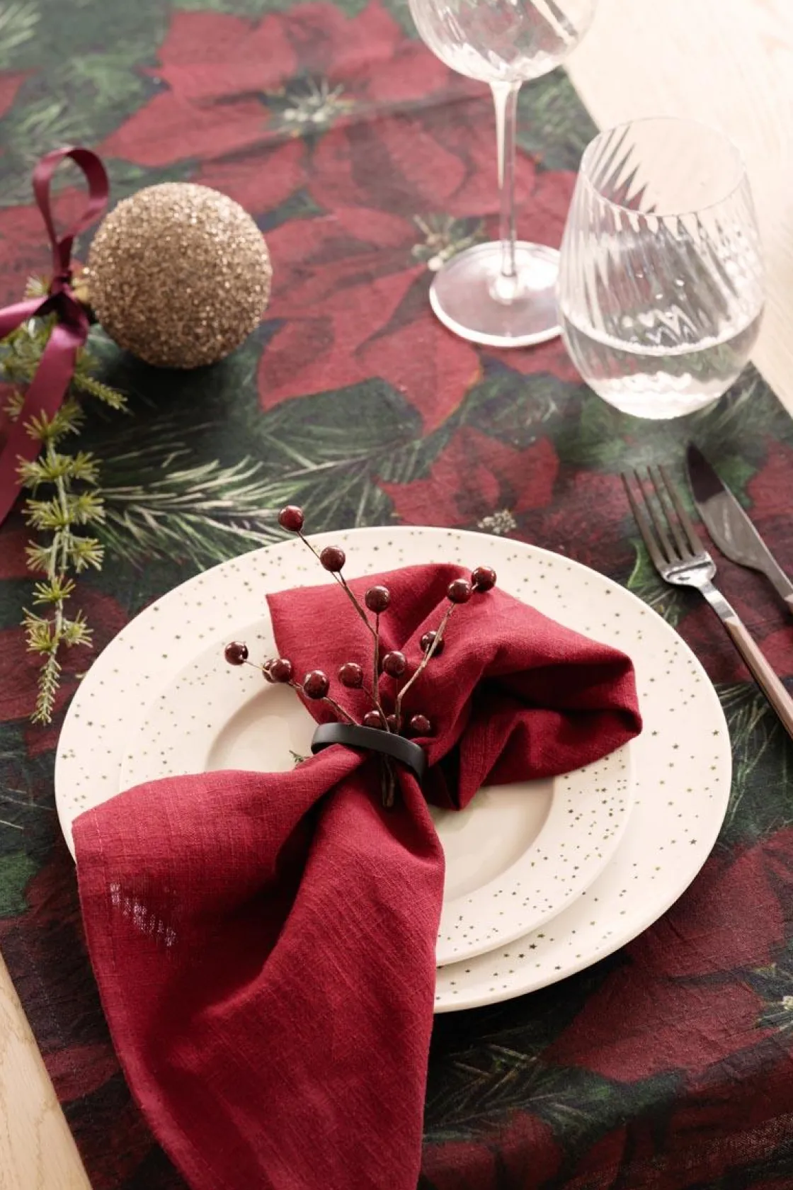 Kremmerhuset Løper Julestjerne 40x140cm| Duker, Spisebrikker, Brikker Og Løpere|Juletekstil