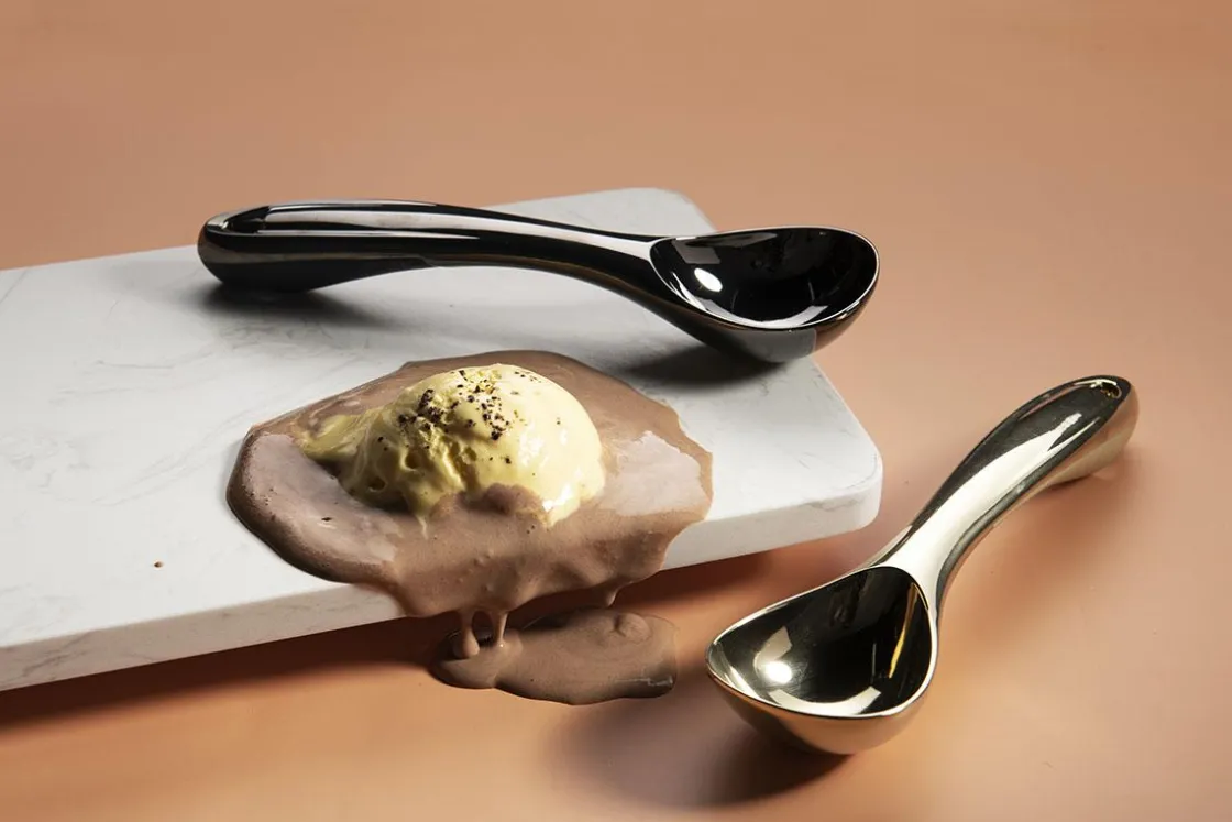 Kremmerhuset Modern House - Glory Isskje, sort| Servering|Kjøkkenredskaper