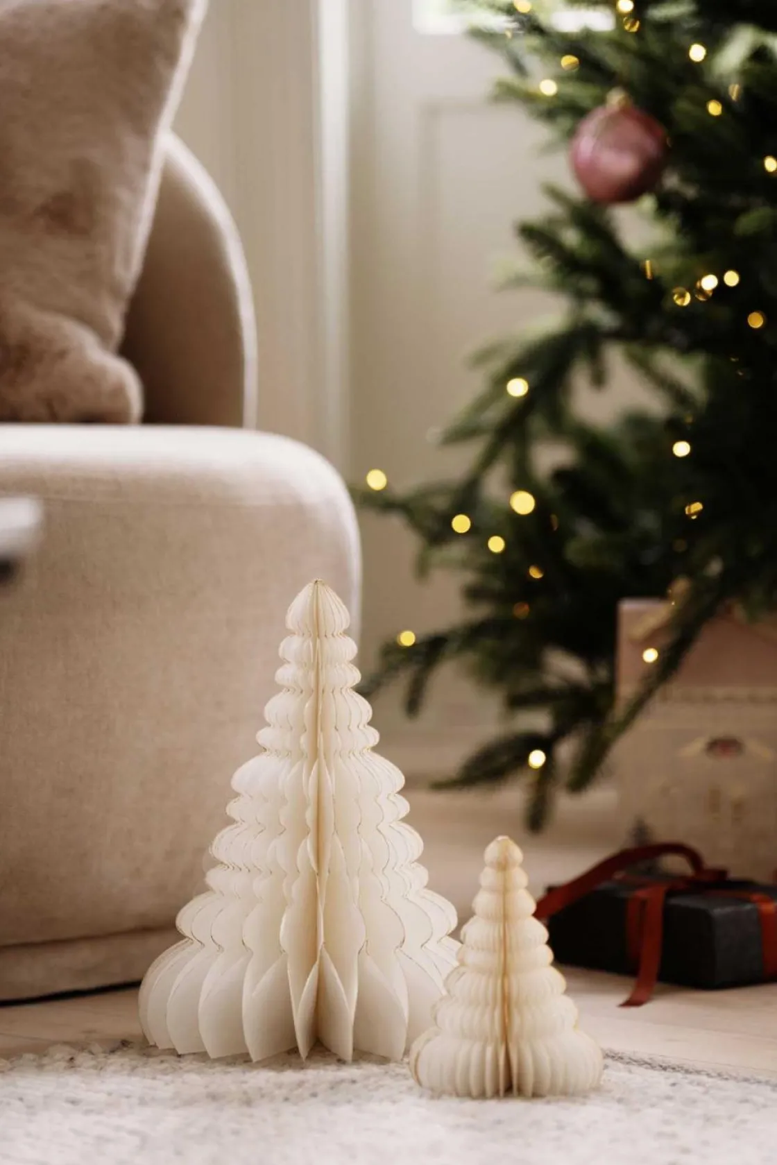 Kremmerhuset Papirtre 30cm creme| Julepynt