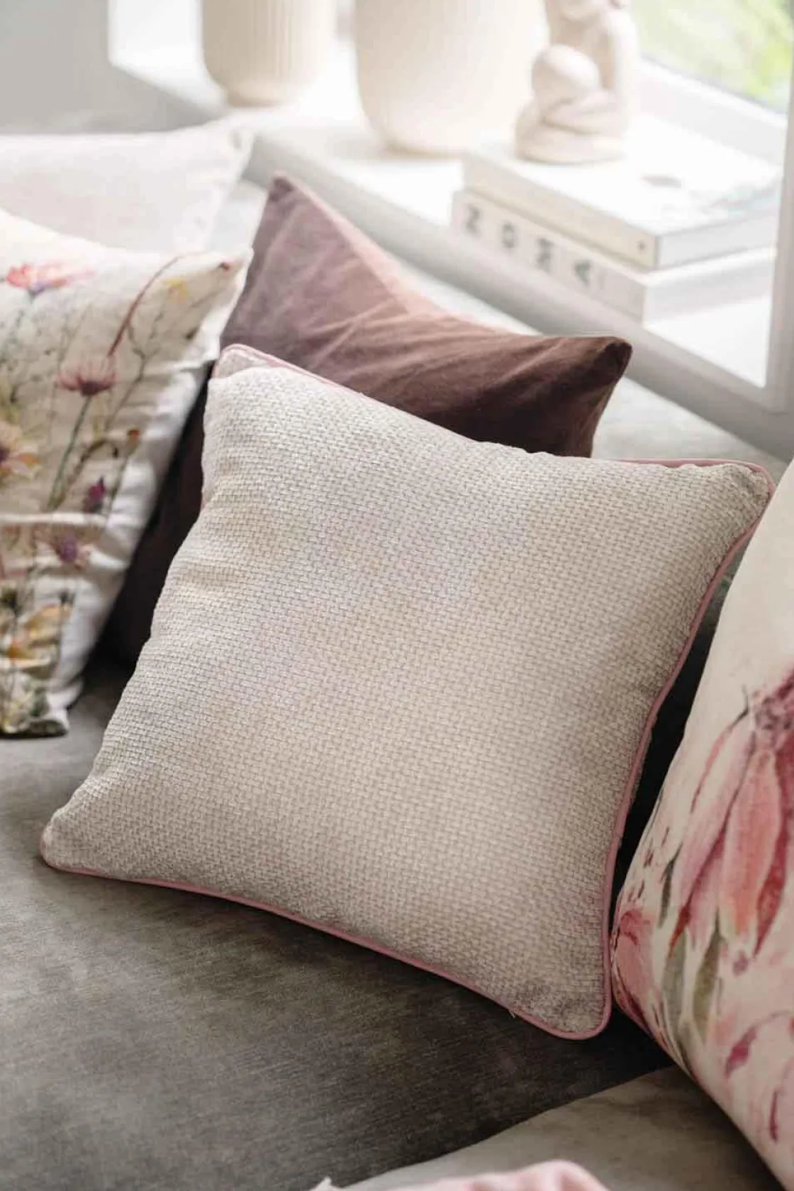 Kremmerhuset Putetrekk Kayla med piping48x48 cm lys beige| Putetrekk