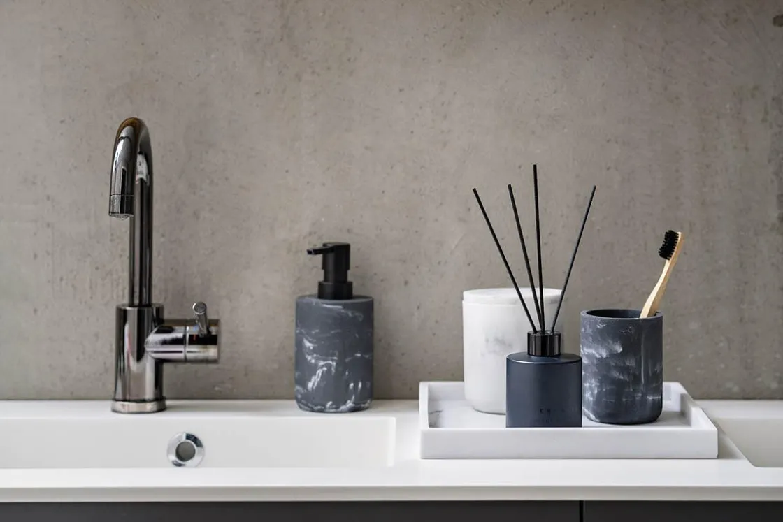 Kremmerhuset Såpepumpe marmor sort| Baderomsartikler